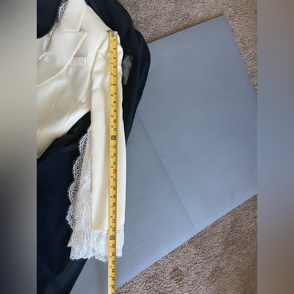 Alexander McQueen Suit 38-40 - Picture 16 of 16